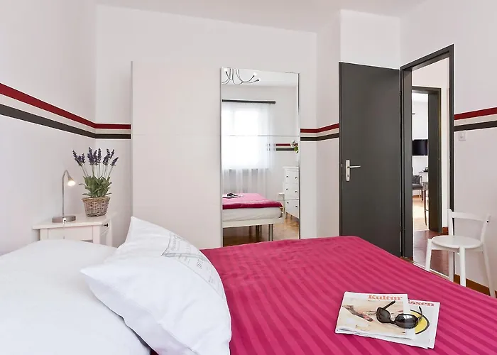 Suite-15 By Interhome Apartment